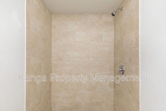 Building Photo - 3525 NW 114th Ln