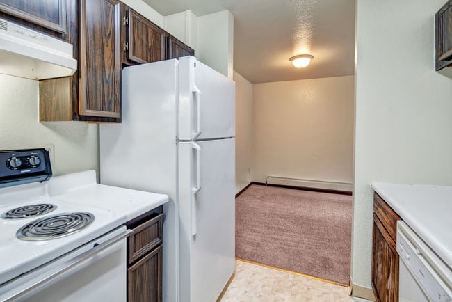 Ladera Villa Apartments - Kitchen - Ladera Villa