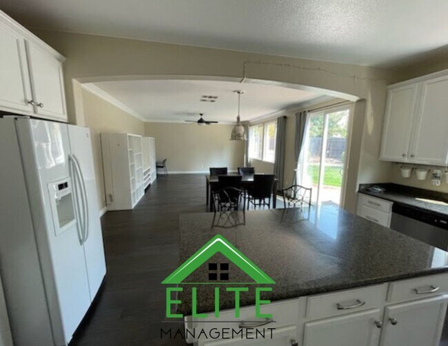 Building Photo - Beautiful 4-Bedroom Home in Desirable Ranc...