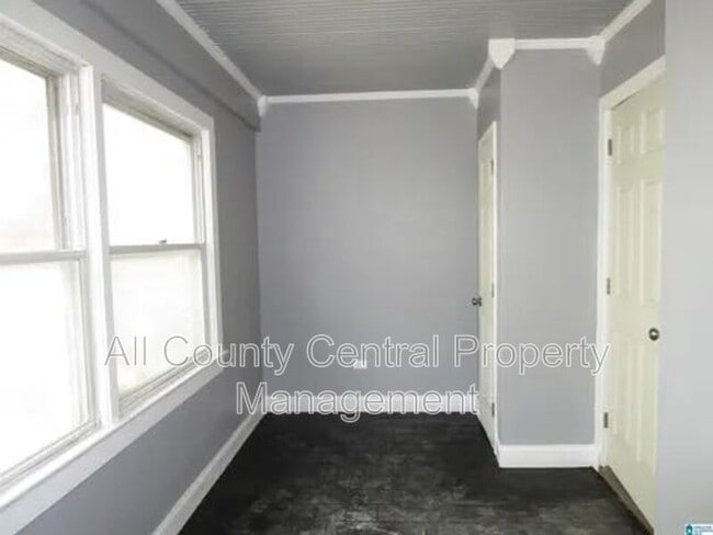 Building Photo - 1319 31st St N