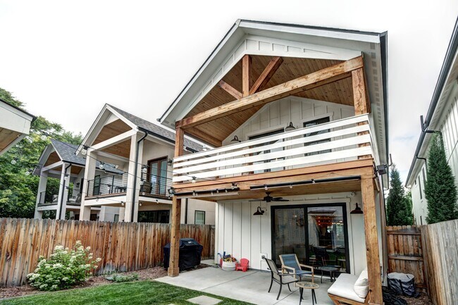 Building Photo - 3263 Perry St