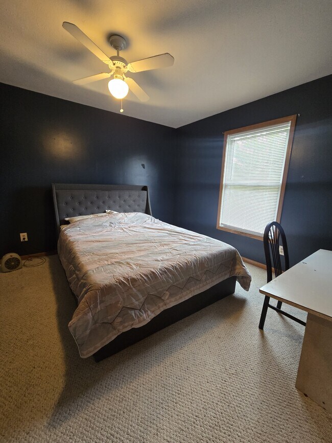 Building Photo - 9444 Windsong Ln