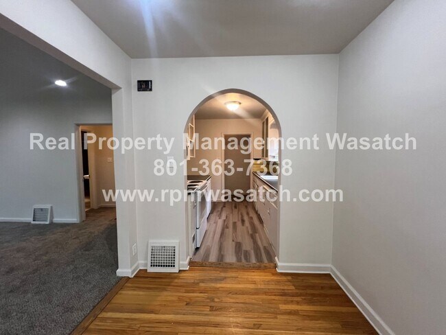 Building Photo - 1105 S 700 E