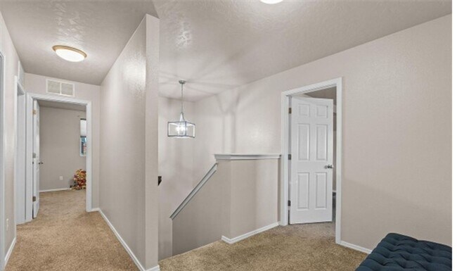 Building Photo - Beautiful Home near Meridian High School