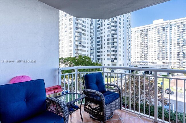 Building Photo - 18071 Biscayne Blvd