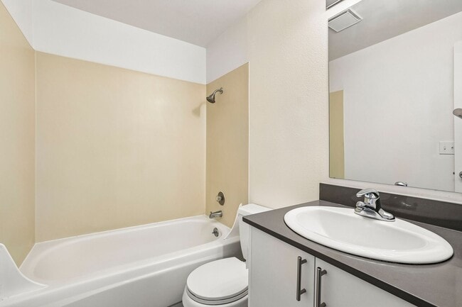 Building Photo - Private 2BR Standalone Home | Spacious 895 Sq Ft Living in Auburn