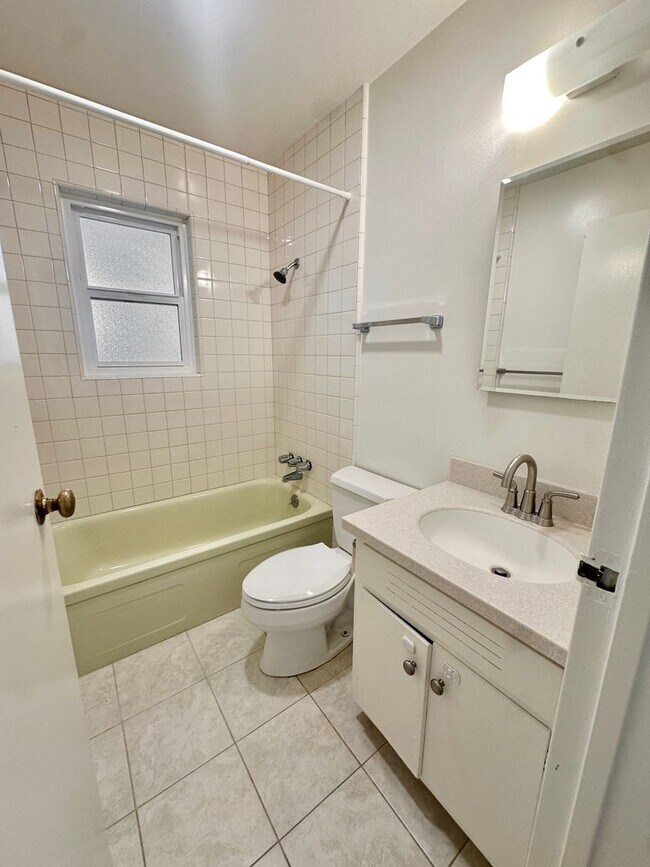 Building Photo - Charming Terra Linda Home in San Rafael
