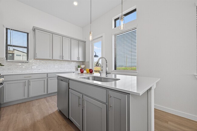 Building Photo - 1213 Mercantile St