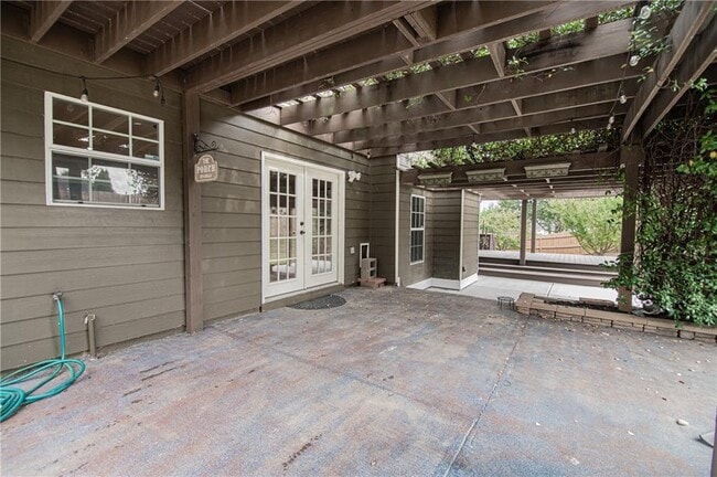 Building Photo - 1790 Tuftstown Ct