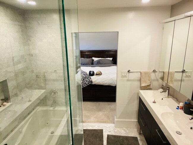 Building Photo - Executive Rental Fully Furnished PERFECT GETAWAY, MOUNTAIN RETREAT WITHIN TOWN!!