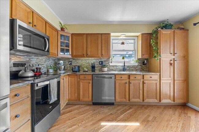 Building Photo - Beautiful Detached Home in Prime Salisbury...