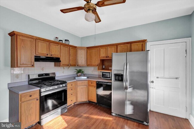 Building Photo - 205 Hermitage St