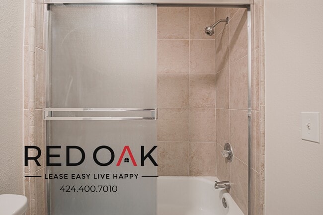 Building Photo - 4651 Cahuenga Blvd