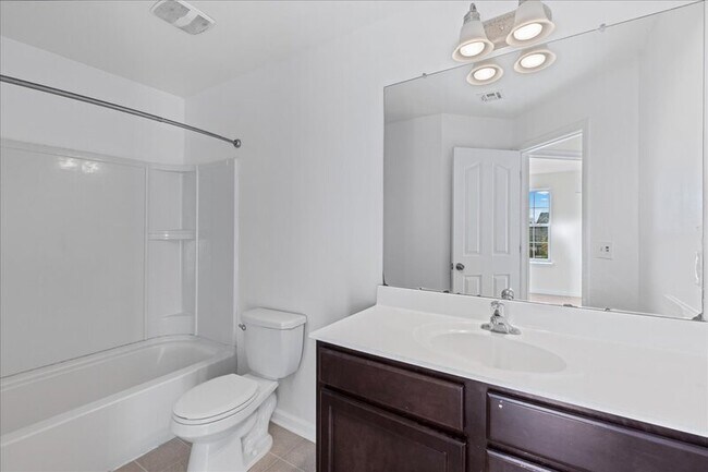 Building Photo - 1 Creekside Wy