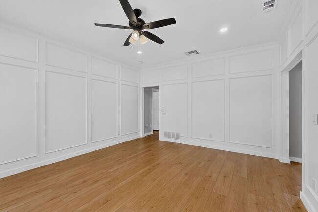 Building Photo - Beautifully Renovated Home In Carrollton Ready For Move-in