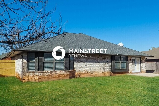 Building Photo - 3 Bedroom Pet-Friendly Home in EDMOND, OK with Main Street Renewal