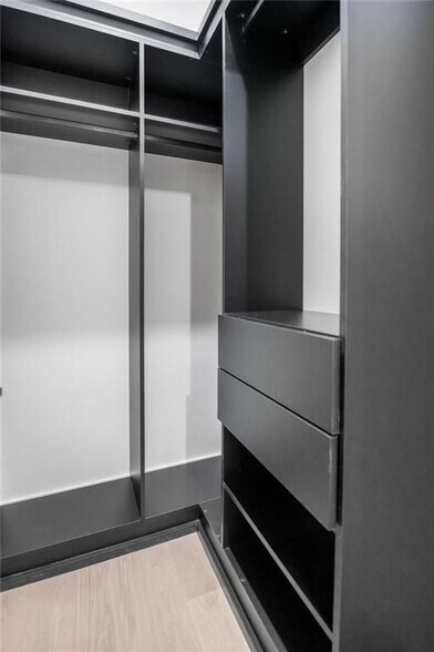 Building Photo - 1736 Cox Rd