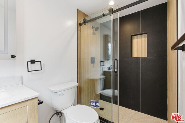 Building Photo - 11671 Chandler Blvd