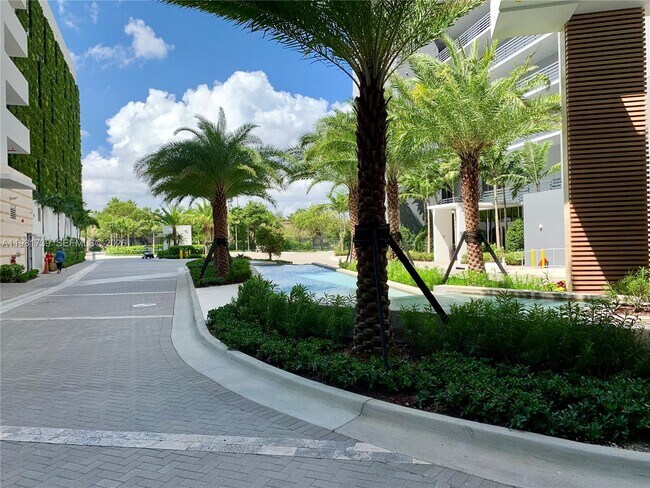 Building Photo - 16385 Biscayne Blvd