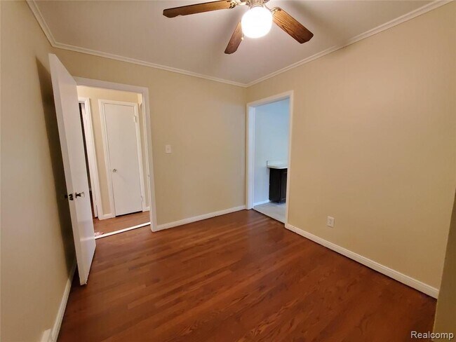 Building Photo - 11314 Lenore Ave