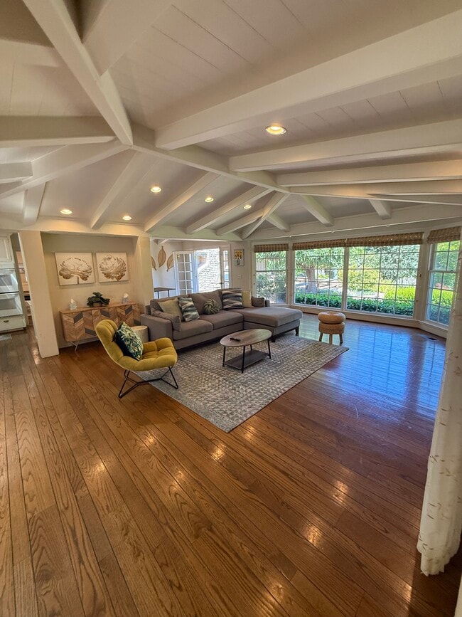 Building Photo - 25567 Willow Pond Ln
