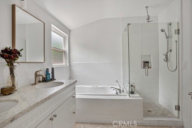 Building Photo - 3442 Laurel Canyon Blvd