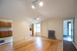 Building Photo - 10 Hendricks St