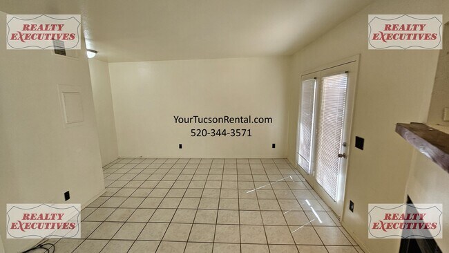 Building Photo - The Village in Midvale Park - Downstairs 1...