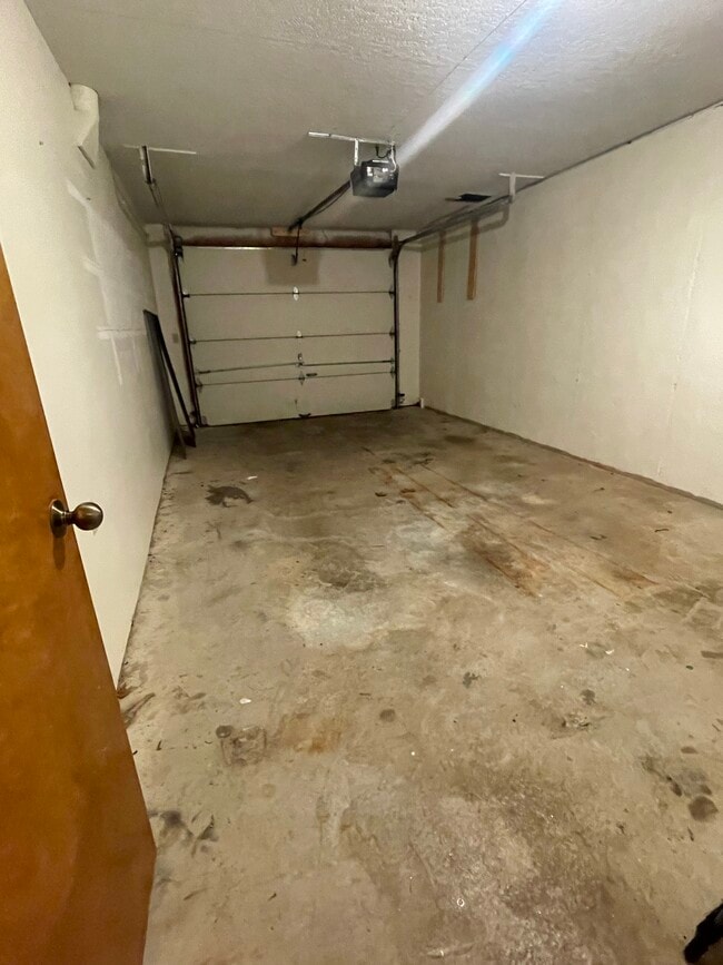 Building Photo - 408 Summerset Dr