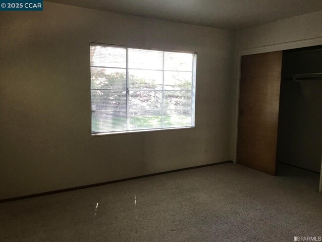 Building Photo - 553 Miner Rd