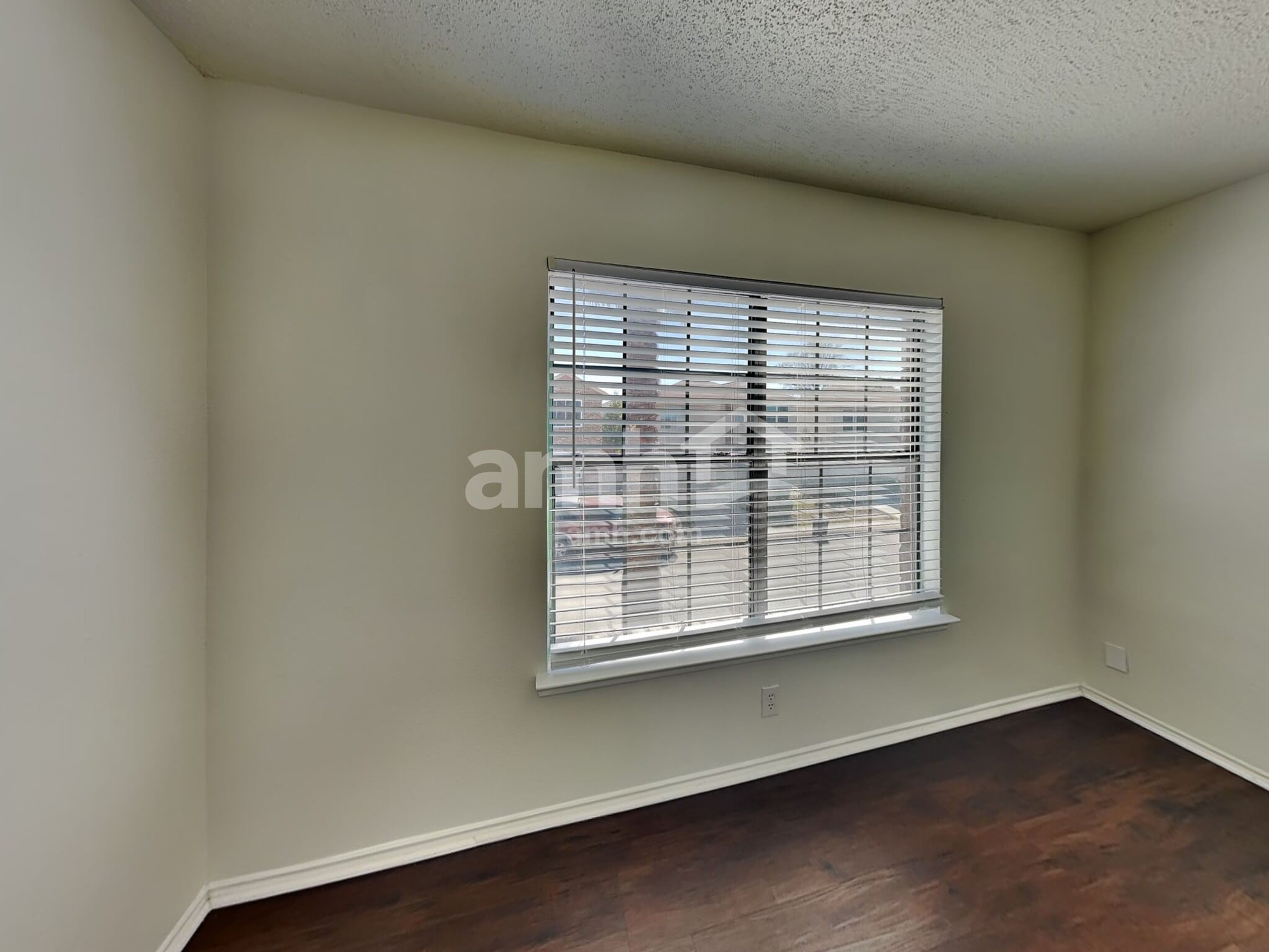 Building Photo - 33 Messenger Crk