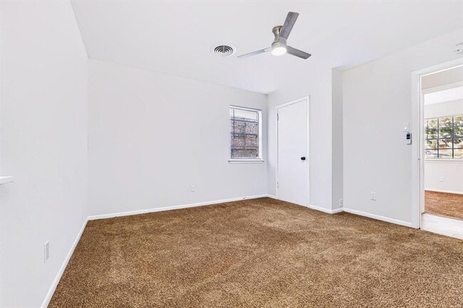 Building Photo - 301 Carothers St