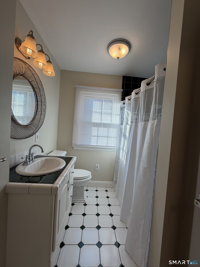 Building Photo - 67 Rockwell Ave