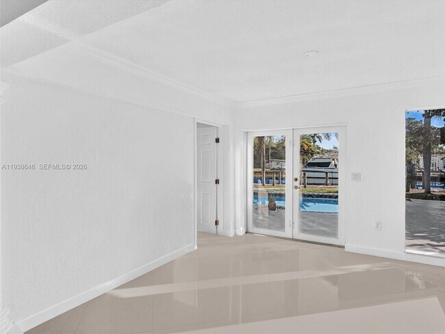 Building Photo - 4416 SW 35th Ave