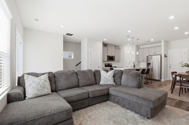 Building Photo - 2317 Belterra Dr