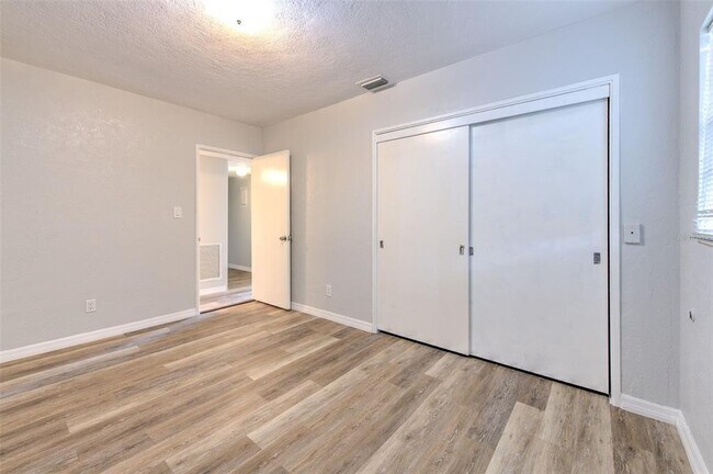 Building Photo - 1511 Meridel Ave