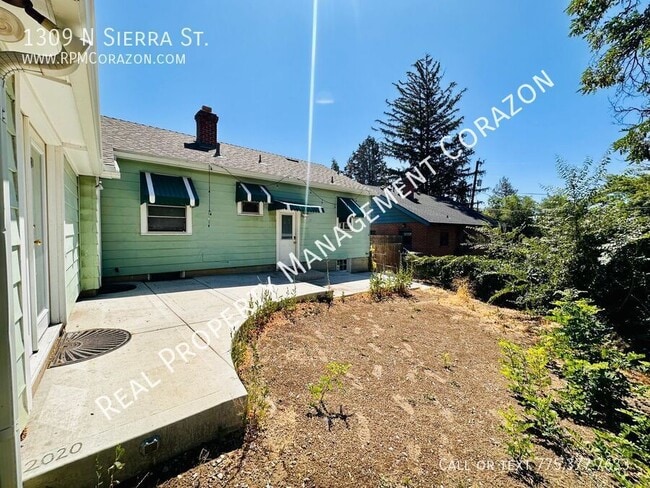Building Photo - 1309 N Sierra St