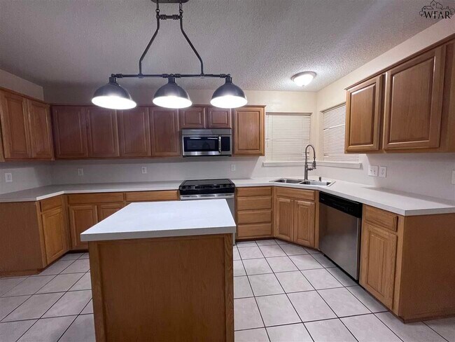 Building Photo - 6031 Van Dorn Dr