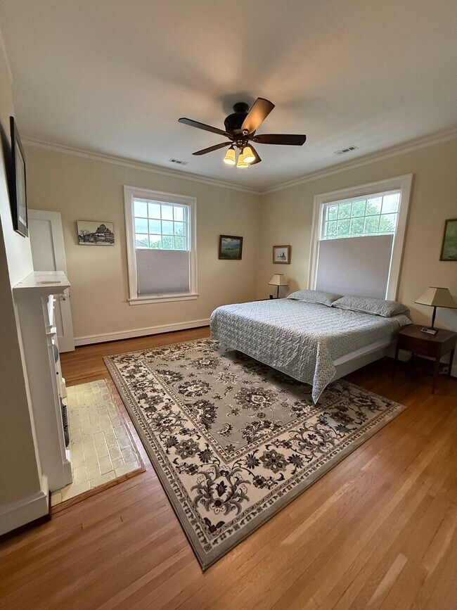 Building Photo - 2021 Rivermont Ave