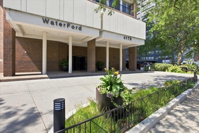 Building Photo - 4170 N Marine Dr