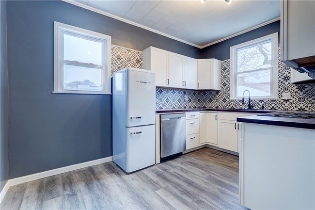 Building Photo - 2 Sumner Park