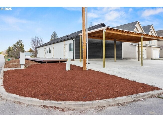 Building Photo - 1209 Carlyle St