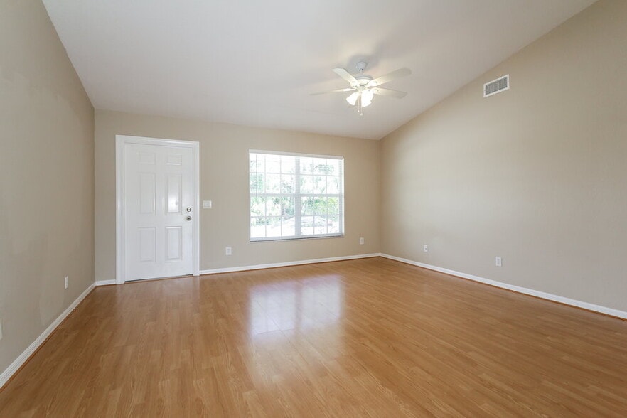 Building Photo - 4239 Dekle Ave