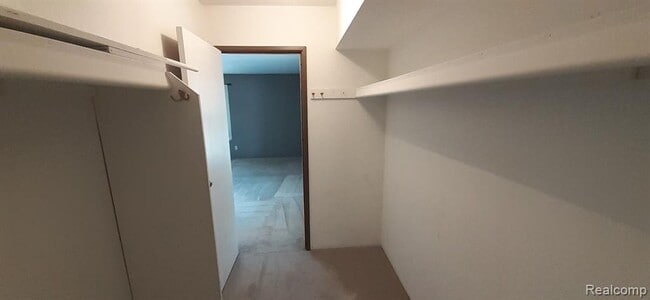 Building Photo - 61210 Greenwood Dr