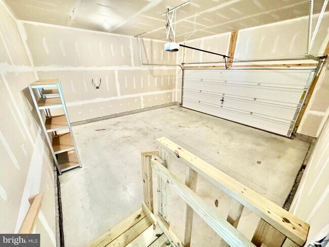 Building Photo - 122 S Marshview Terrace