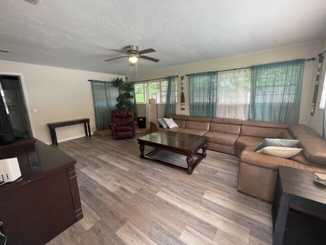 Building Photo - Fully Furnished 3BR/2BA Home in Dunnellon ...