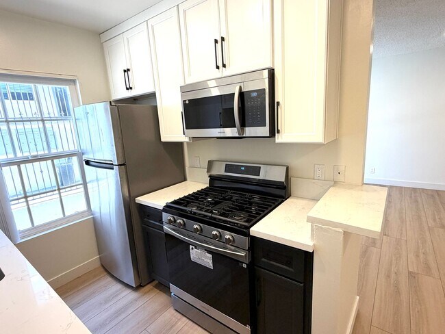 Building Photo - 3317 Keystone Av