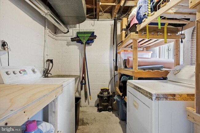 Building Photo - 125 E Moreland Ave