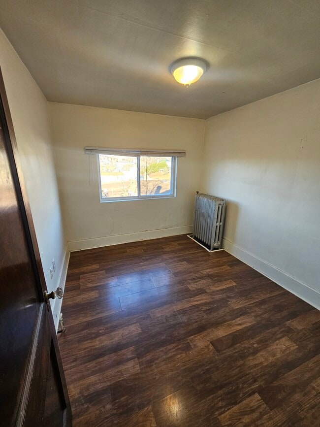 Building Photo - 132 Simpson St