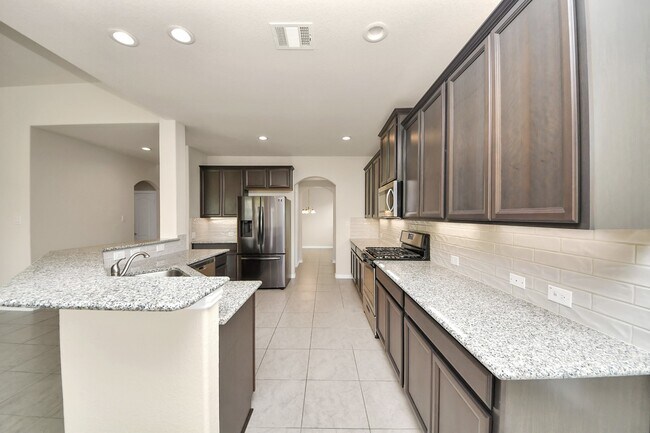 Building Photo - 21254 Lucknow Ln
